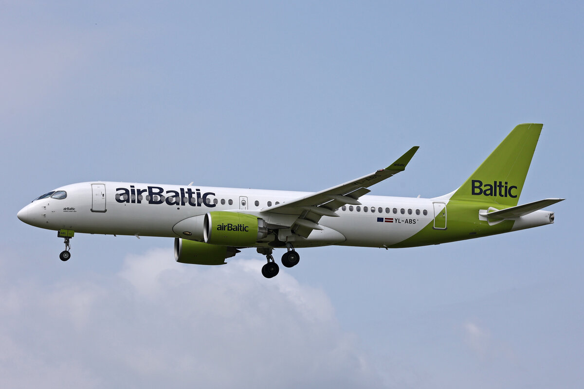 Air Baltic, YL-ABS, Airbus A220-300, msn: 55247, 07.Juni 2024, ZRH Zürich, Switzerland.