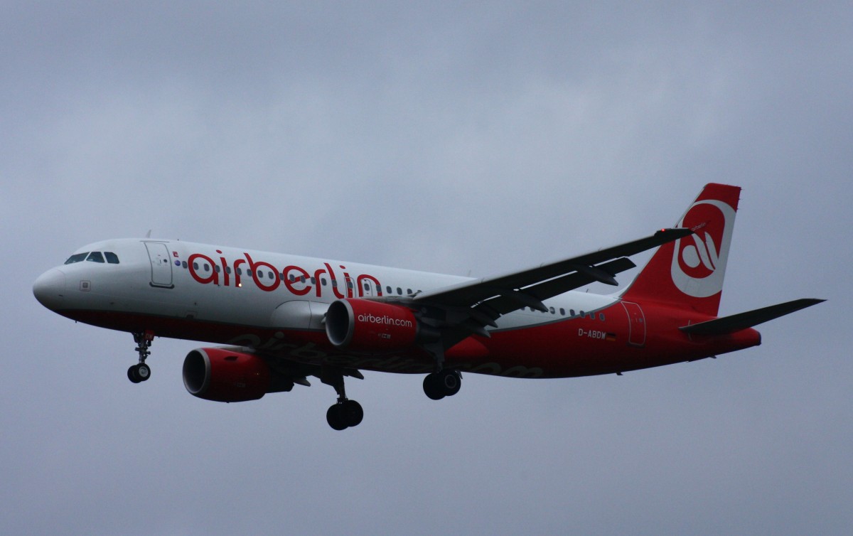 Air Berlin,D-ABDW,(c/n3945),Airbus A320-214,22.12.2013,HAM-EDDH,Hamburg,Germany