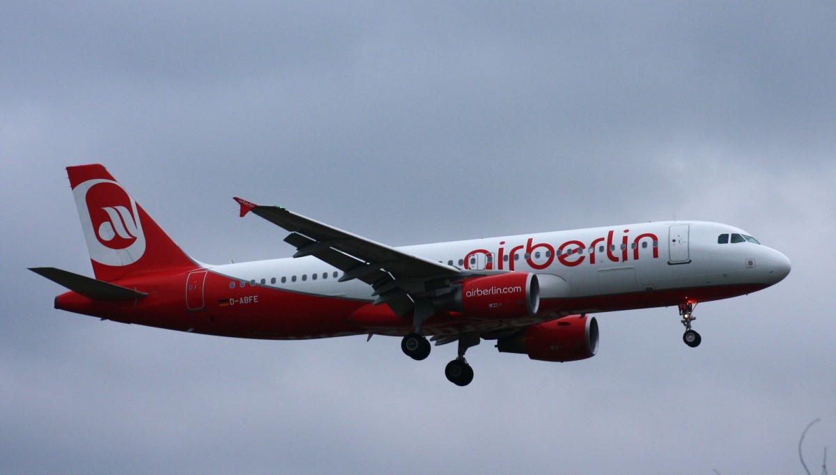 Air Berlin,D-ABFE,(c/n4269),Airbus A320-214,22.12.2013,HAM-EDDH,Hamburg,Germany