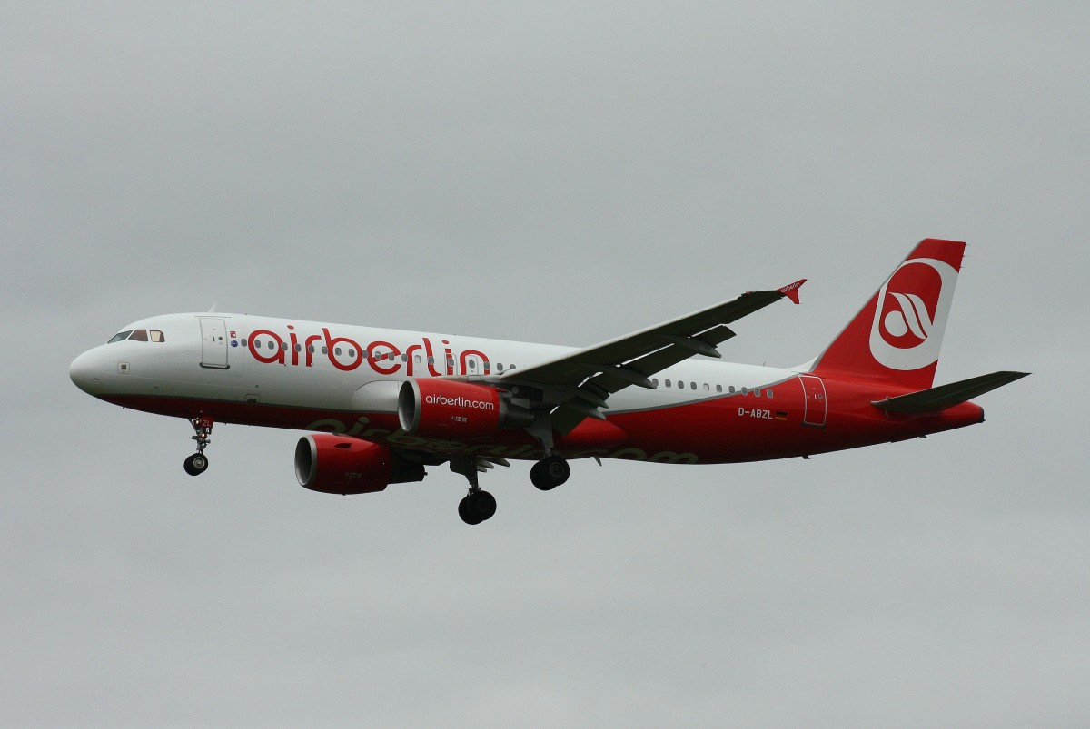 Air Berlin,D-ABZL,(c/n 3178),Airbus A320-216.23.07.2015,HAM-EDDH,Hamburg,Germany