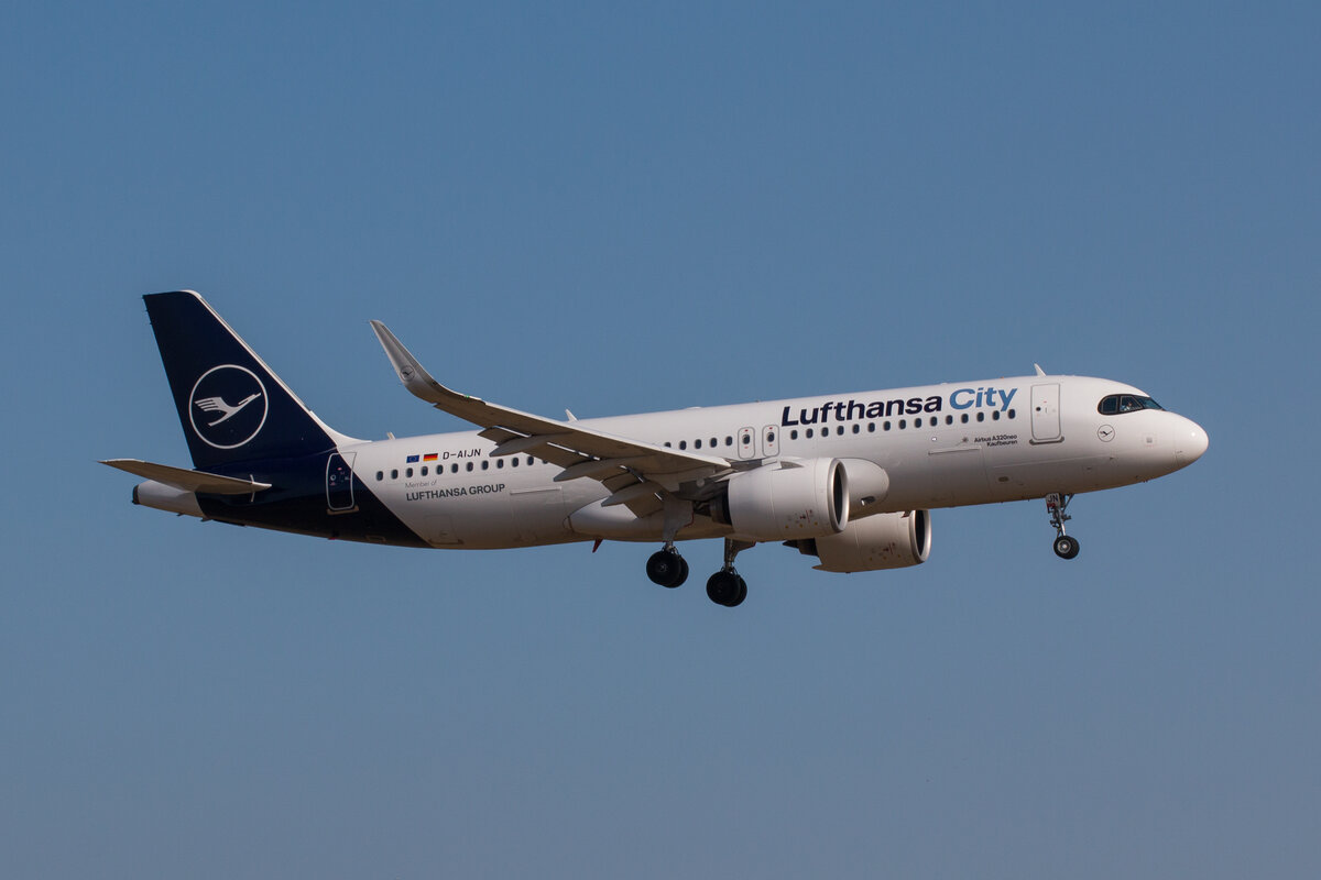 Airbus A320neo, Lufthansa City (D-AIJN  Kaufbeuren ), Hamburg, 08.03.2025. 