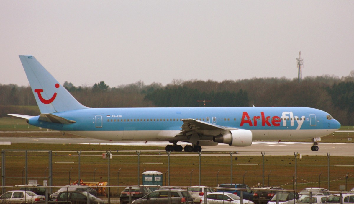 Arkefly,PH-AHQ,(c/n24477),Boeing 767-383(ER),22.12.2013,HAM-EDDH,Hamburg,Germany