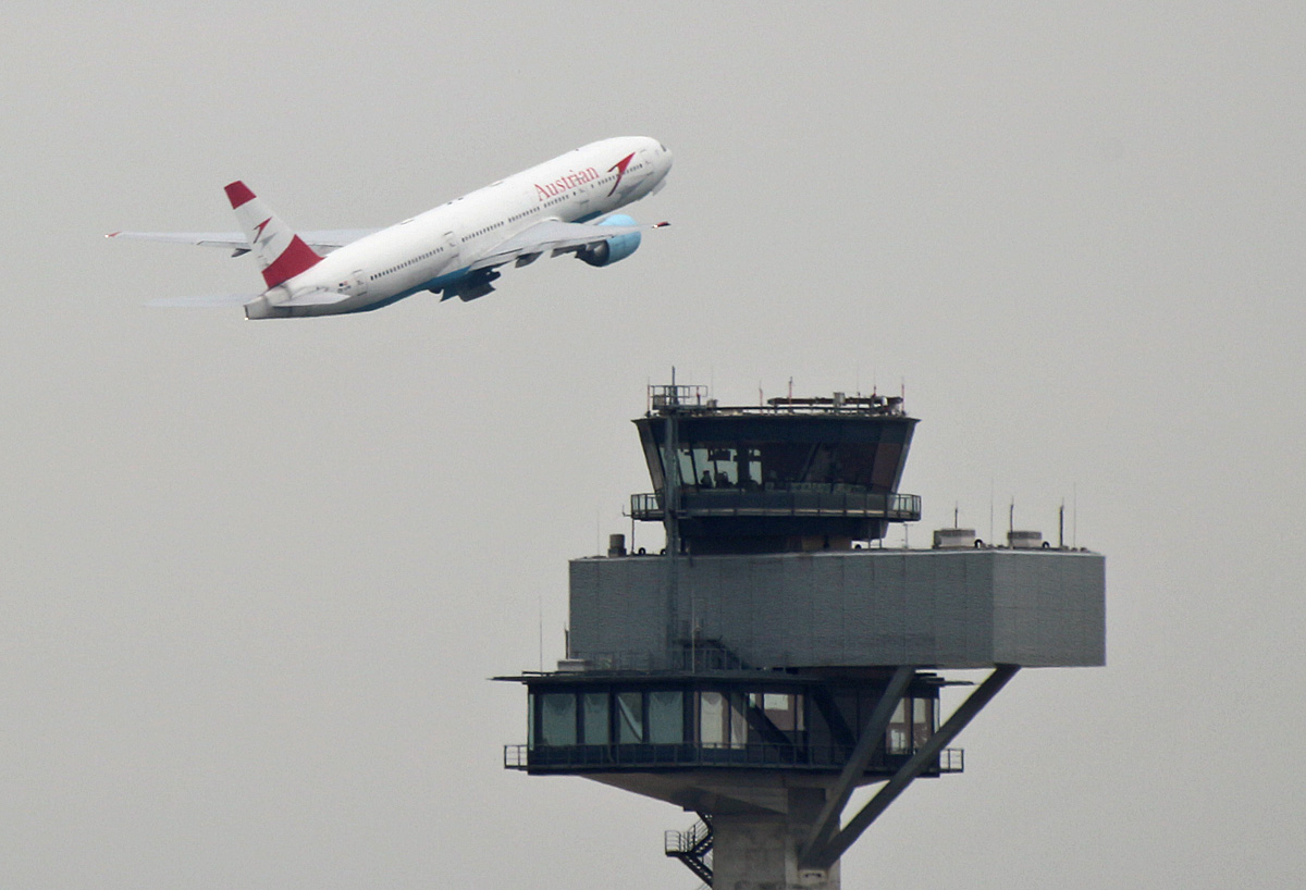 Austrian Airlines, Boeing B 777-2Z9, OE-LPB, BER, 21.06.2024