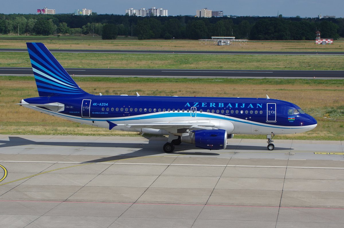  Azerbaijan Airlines Airbus A319-100, 4K-AZ04, 18.06.2017 Berlin-Tegel