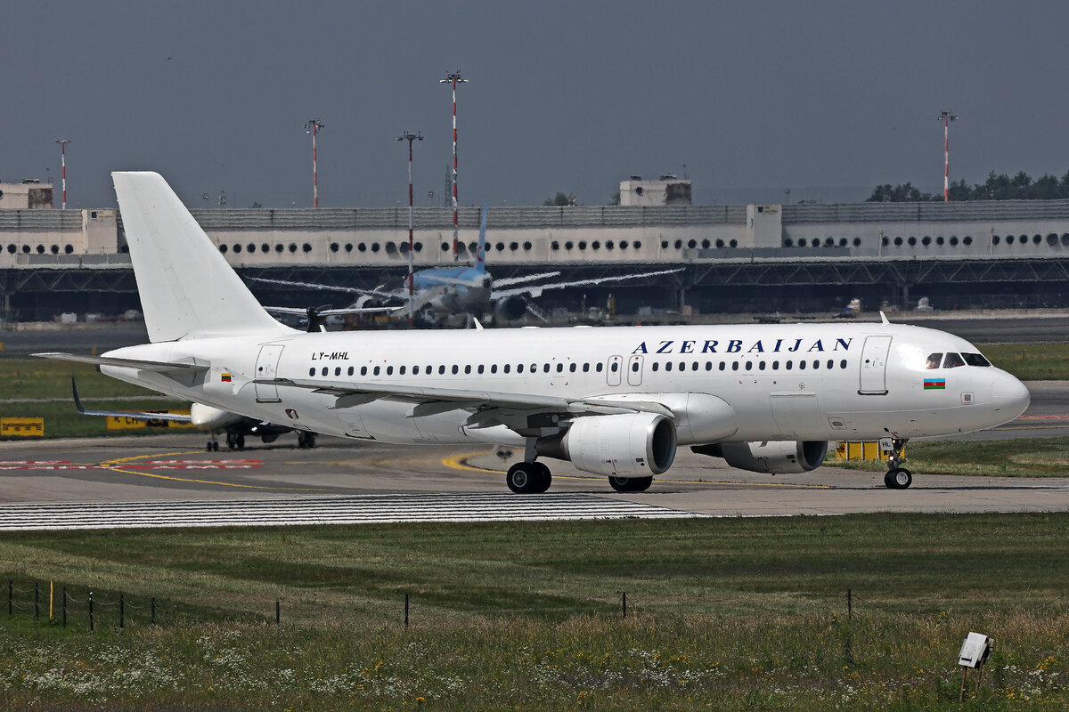 Azerbaijan Airlines (Operated by Heston Airlines), LY-MHL, Airbus A320-216, msn: 4108, 04.Juli 2024, MXP Milano Malpensa, Italy.