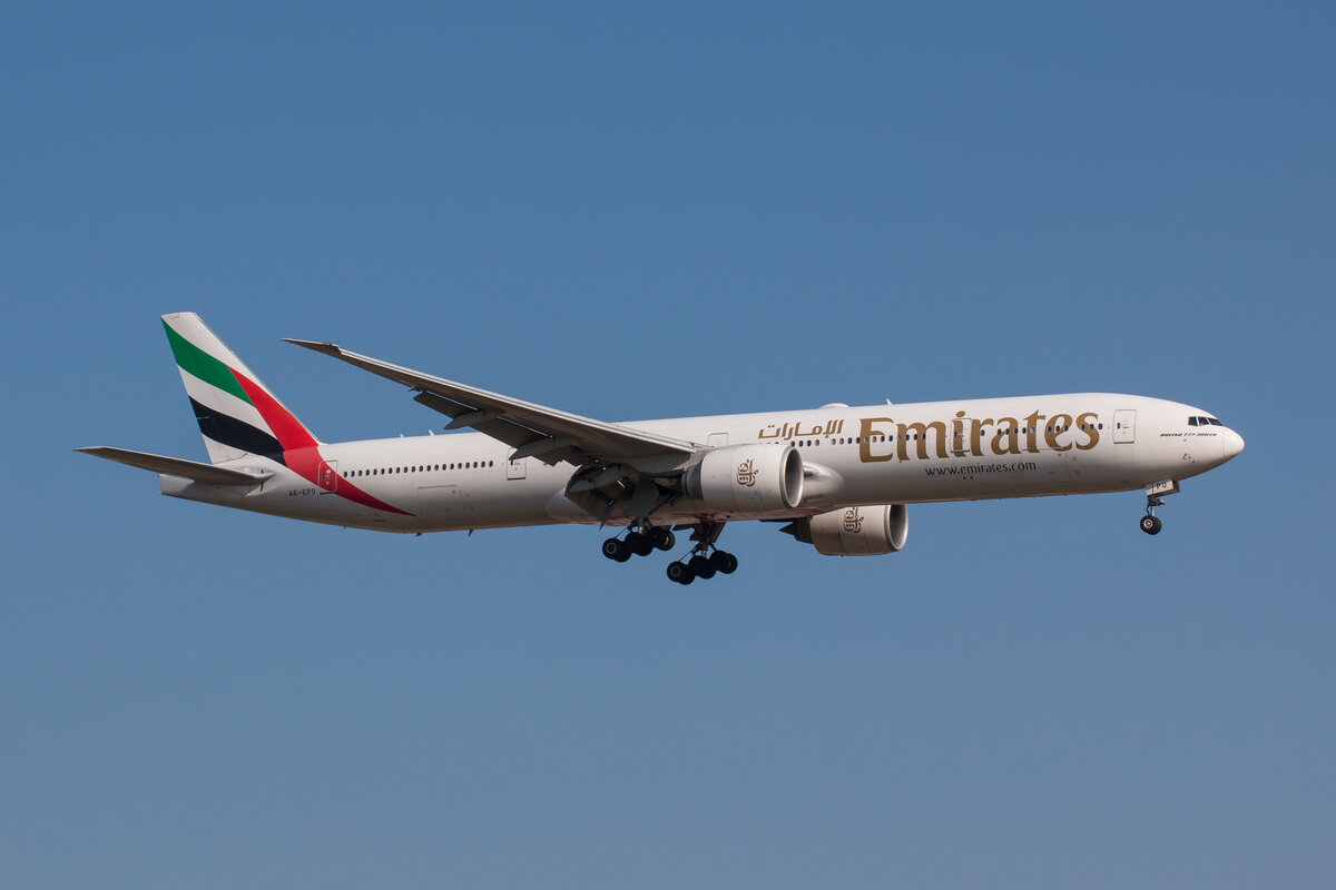 Boeing 777-300ER, Emirates (A6-EPO), Hamburg, 08.03.2025