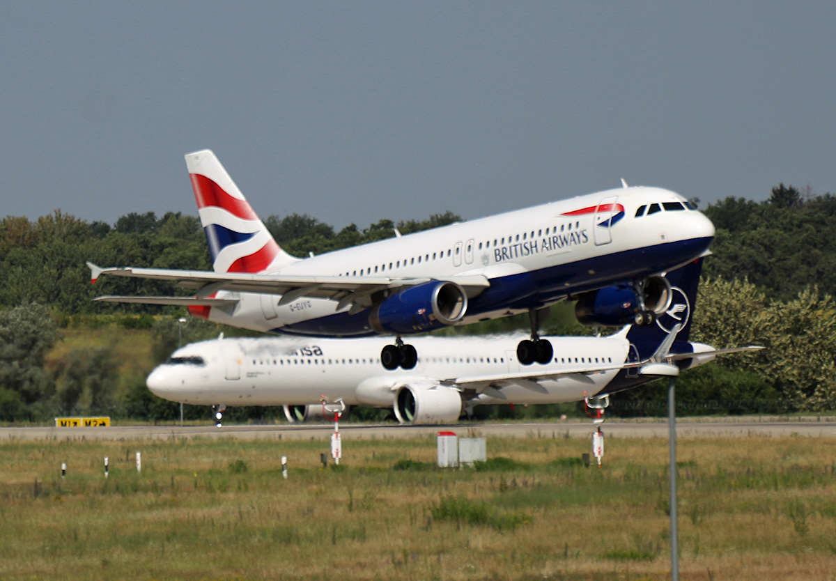 British Airways, Airbus A 320-232, G-EUYG, Lufthansa, Airbus A 321-271NX, D-AIEP  Augsburg , BER, 26.06.2024