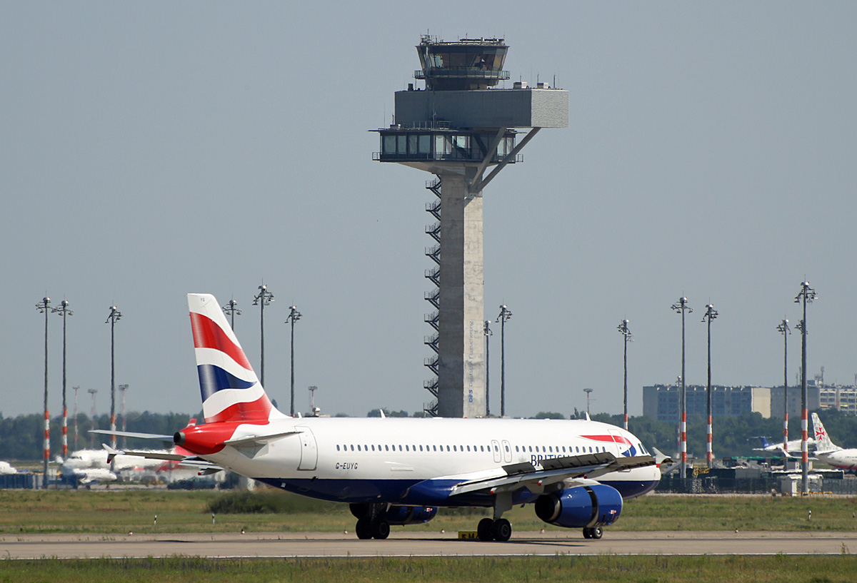 British Airways, Airbus A 320-232, G-EUYG, BER, 26.06.2024