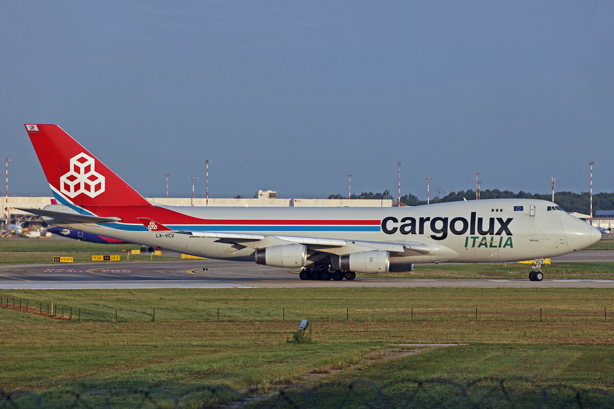 Cargolux Italia, LX-VCV, Boeing B747-4R7F, msn: 34235/1366,  Monviso , 10.Juli 2024, MXP Milano Malpensa, Italy.