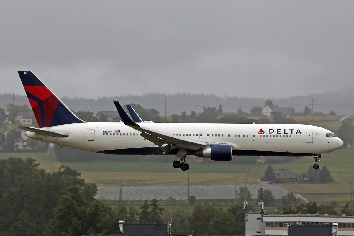 Delta Air Lines, N199DN, Boeing B767-322ER, msn: 28456/690, 15.Juni 2024, ZRH Zürich, Switzerland.