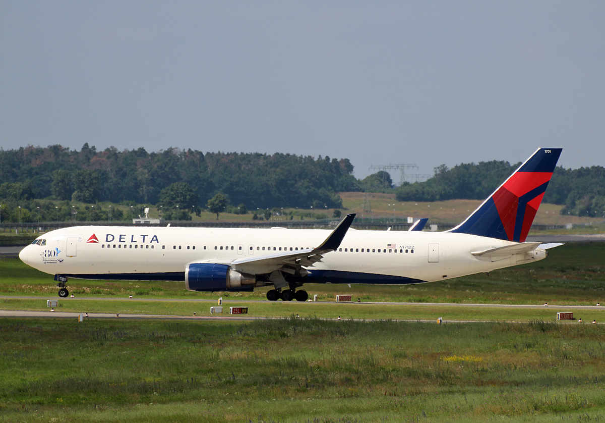 Delta Airlines, Boeing B 767-332(ER), N171DZ, BER, 23.06.2024