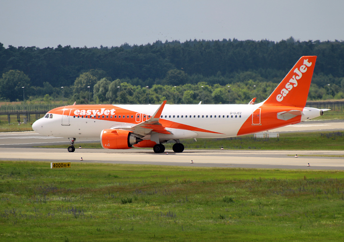 Easyjet, Airbus A 320-251N, G-UJEC, BER,23.06.2024