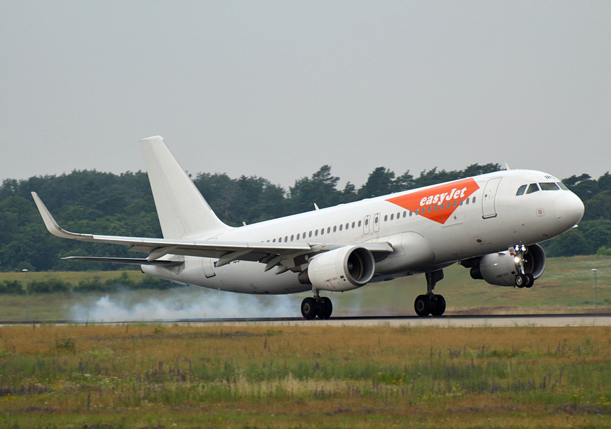 Easyjet Europe, Airbus A 320-214, OE-IBS, BER, 21.06.2024