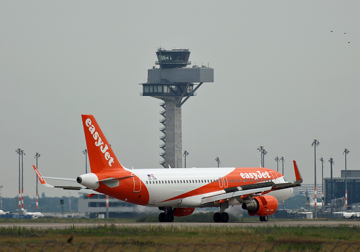 Easyjet Europe, Airbus A 320-214, OE-IZN, BER, 21.06.2024