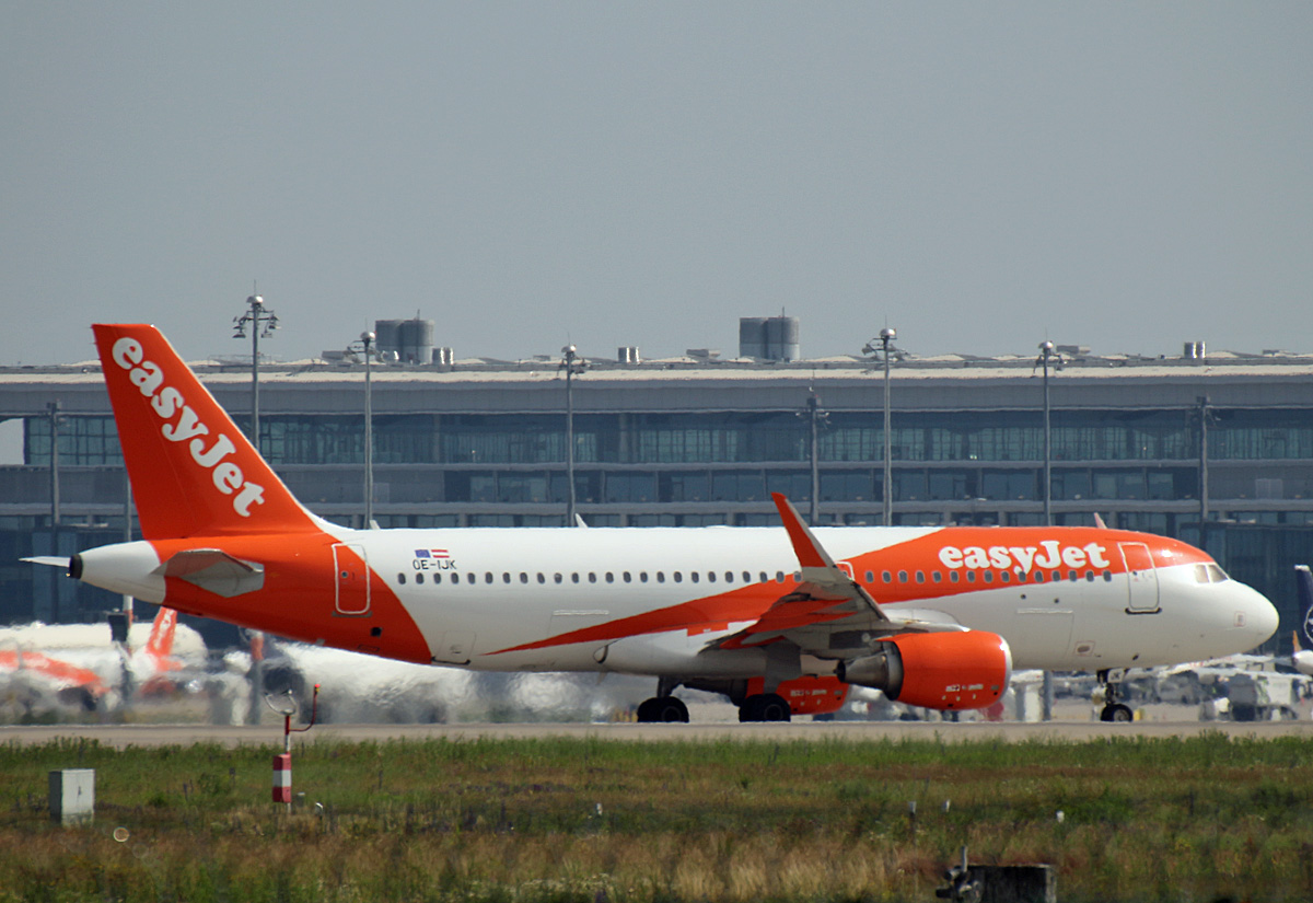 Easyjet Europe, Airbus A 320-214, OE-IJK, BER, 21.06.2024