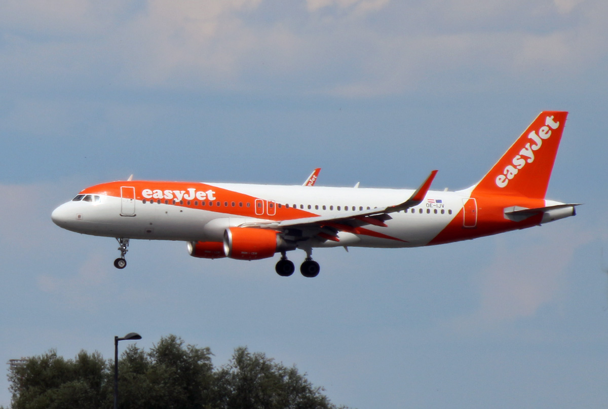 Easyjet Europe, Airbus A 320-214, OE-IJW, BER, 14.07.2024