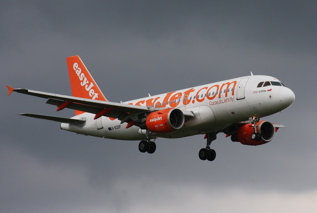 EasyJet,G-EZDF,(c/n 3432),Airbus A319-111,11.04.2014,HAM-EDDH,Hamburg,Germany(Sticker:ONLY LYON)