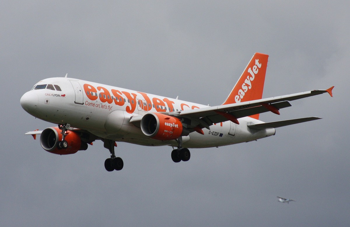 EasyJet,G-EZDF,(c/n3432),Airbus A319-111,04.05.2014,HAM-EDDH,Hamburg,Germany(cs:ONLY LYON)