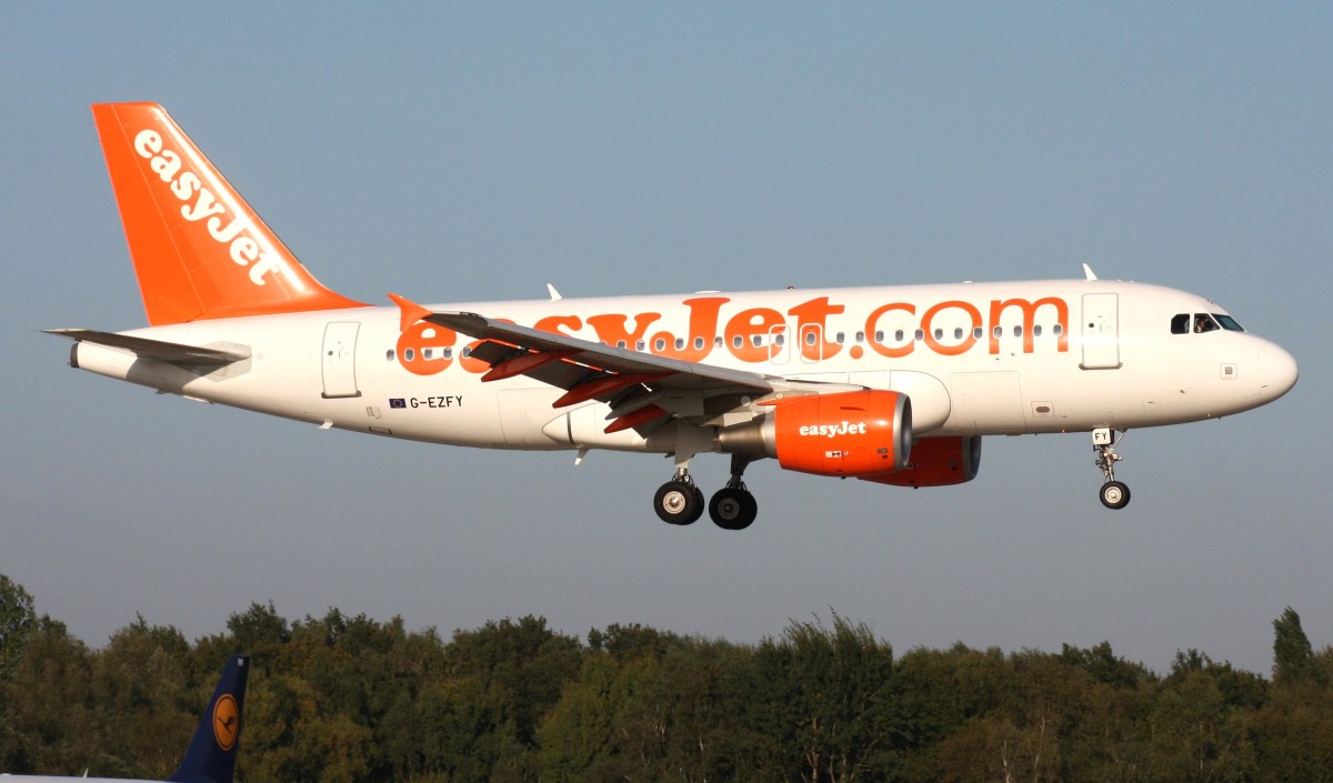 EasyJet,G-EZFY,(c/n4418),Airbus A319-111,03.10.2013,HAM-EDDH,Hamburg,Germany