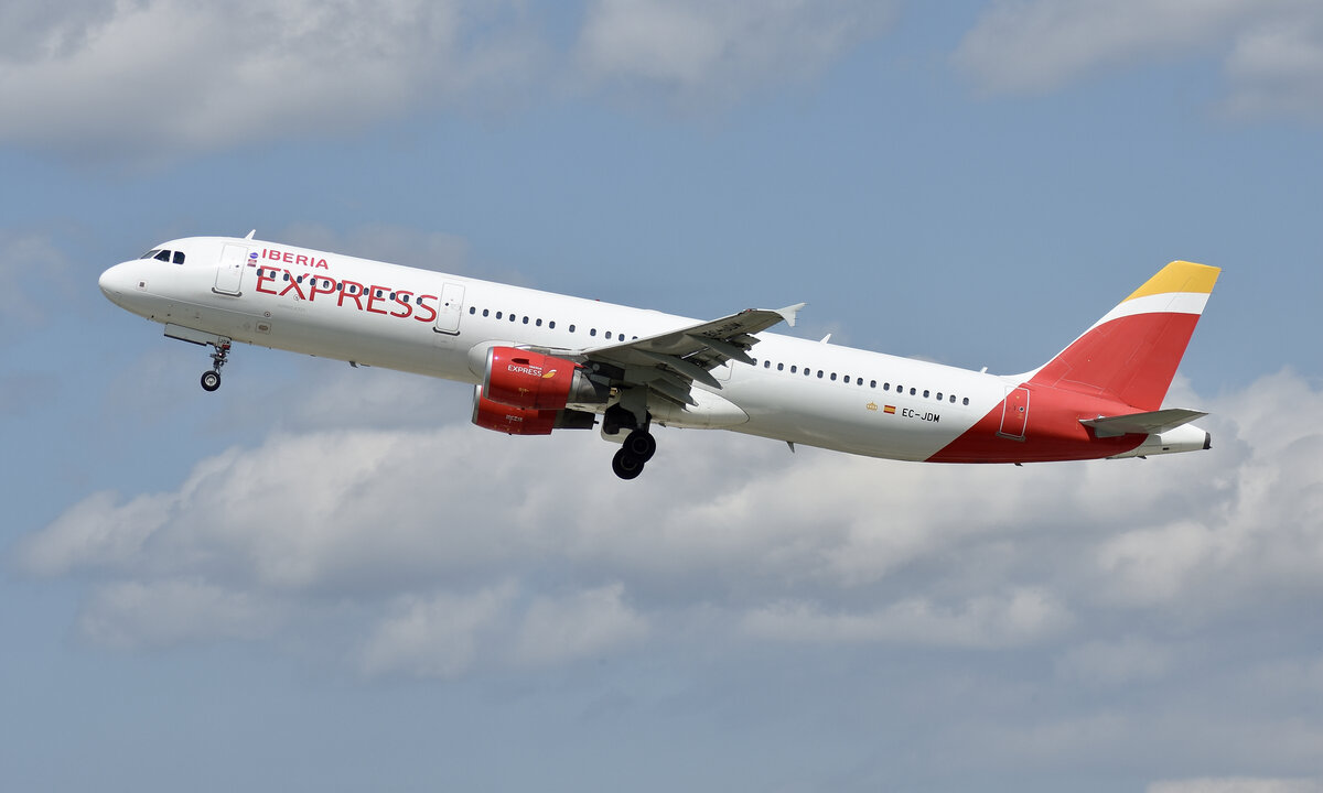 EC-JDM / Iberia Express / A321 / 29.07.2021 / STR / EDDS