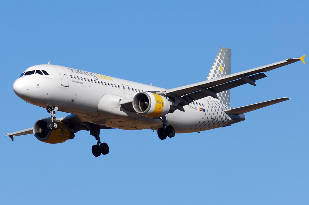 EC-JYX Airbus A320-214 23.02.2014