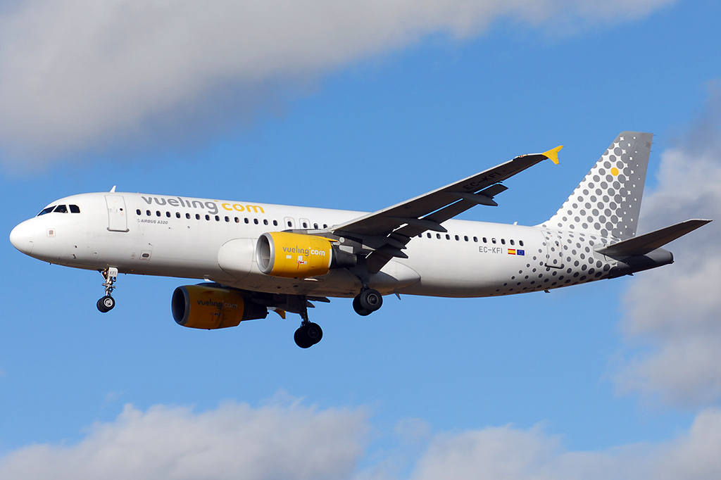 EC-KFI Airbus A320-216 09.02.2014