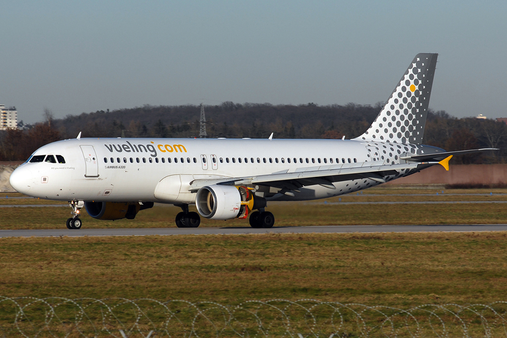 EC-LOP Airbus A320-214 05.01.2015