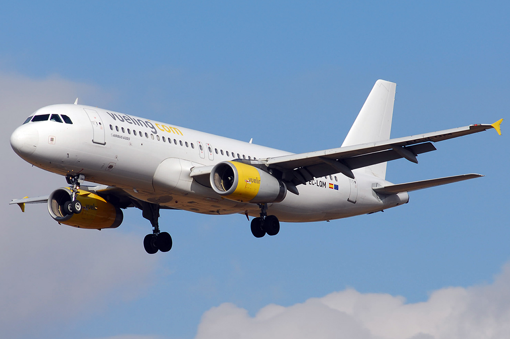 EC-LQM Airbus A320-232 02.03.2014