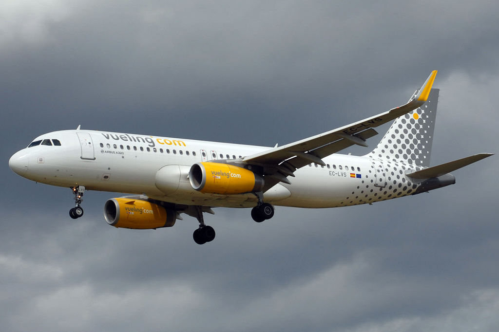 EC-LVS Airbus A320-232 28.08.2014