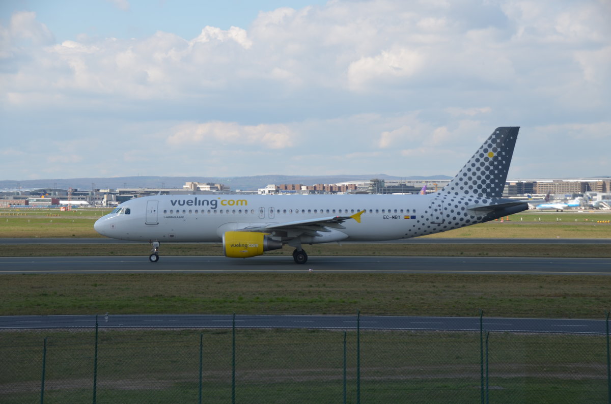 EC-MBY/Vueling/A320-214/am 08.04.16/Airport Frankfurt/Main