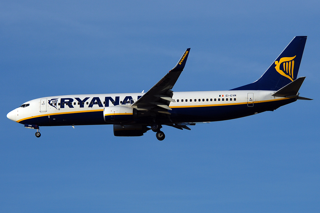 EI-EVM Boeing 737-8AS 06.11.2015