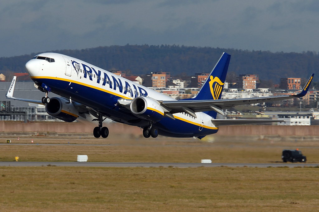 EI-FZV Boeing 737-8AS 01.12.2018