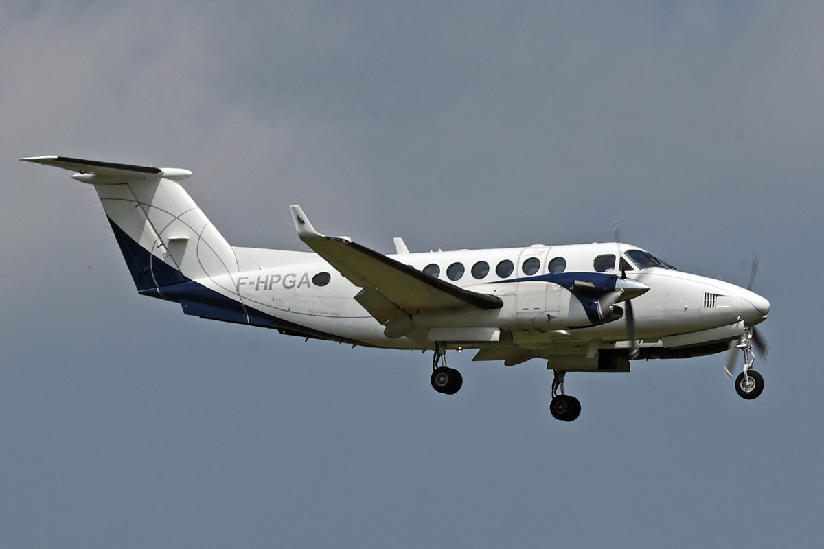 Emil Frey Motors France, F-HPGA, Beechcraft 350i King Air, msn: FL-774, 07.Juni 2024, ZRH Zürich, Switzerland.