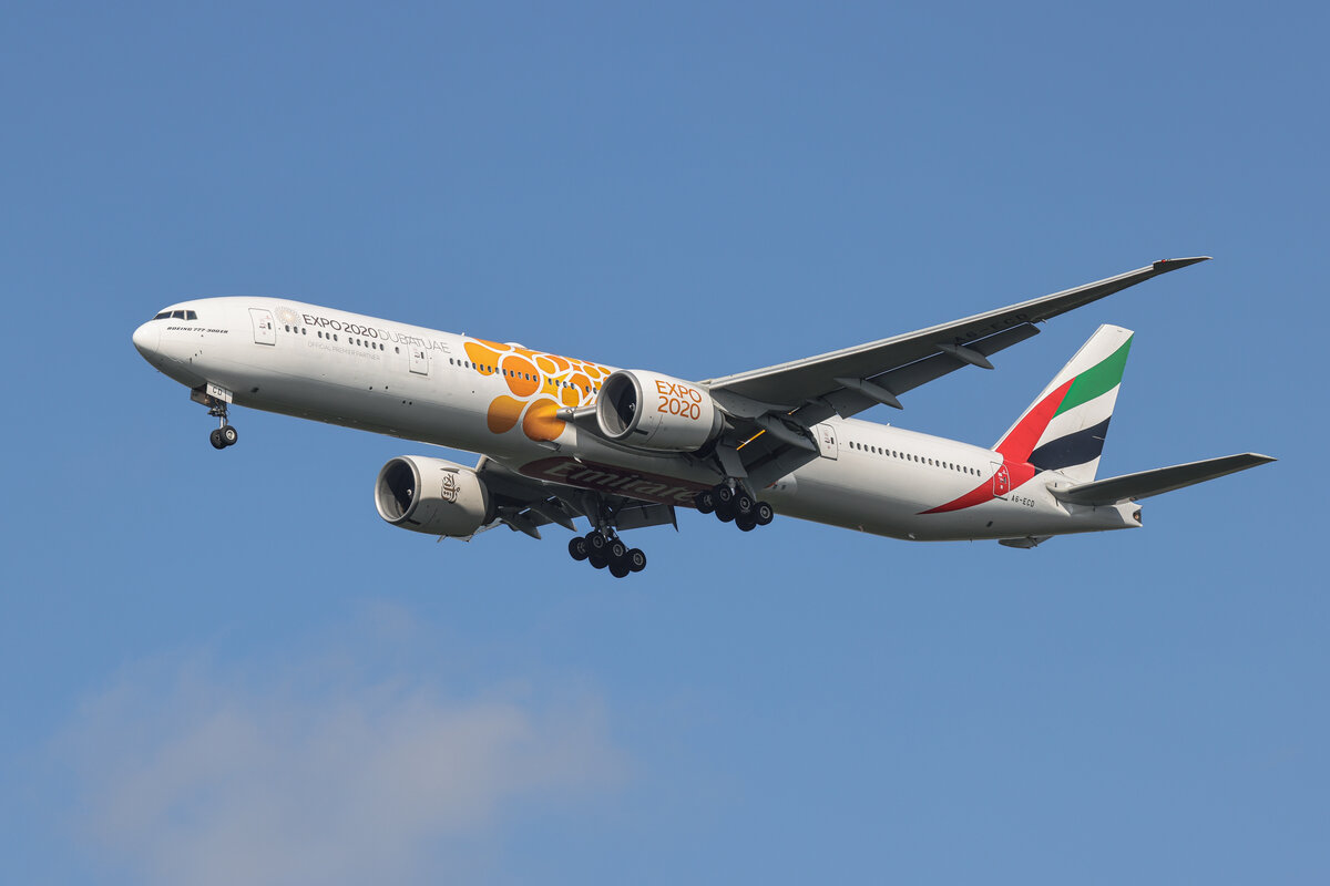 Emirates - Boeing 777-36NER - A6-ECD  - EXPO 2000 Orange Lackierung - Hamburg Airport - 22.06.2021