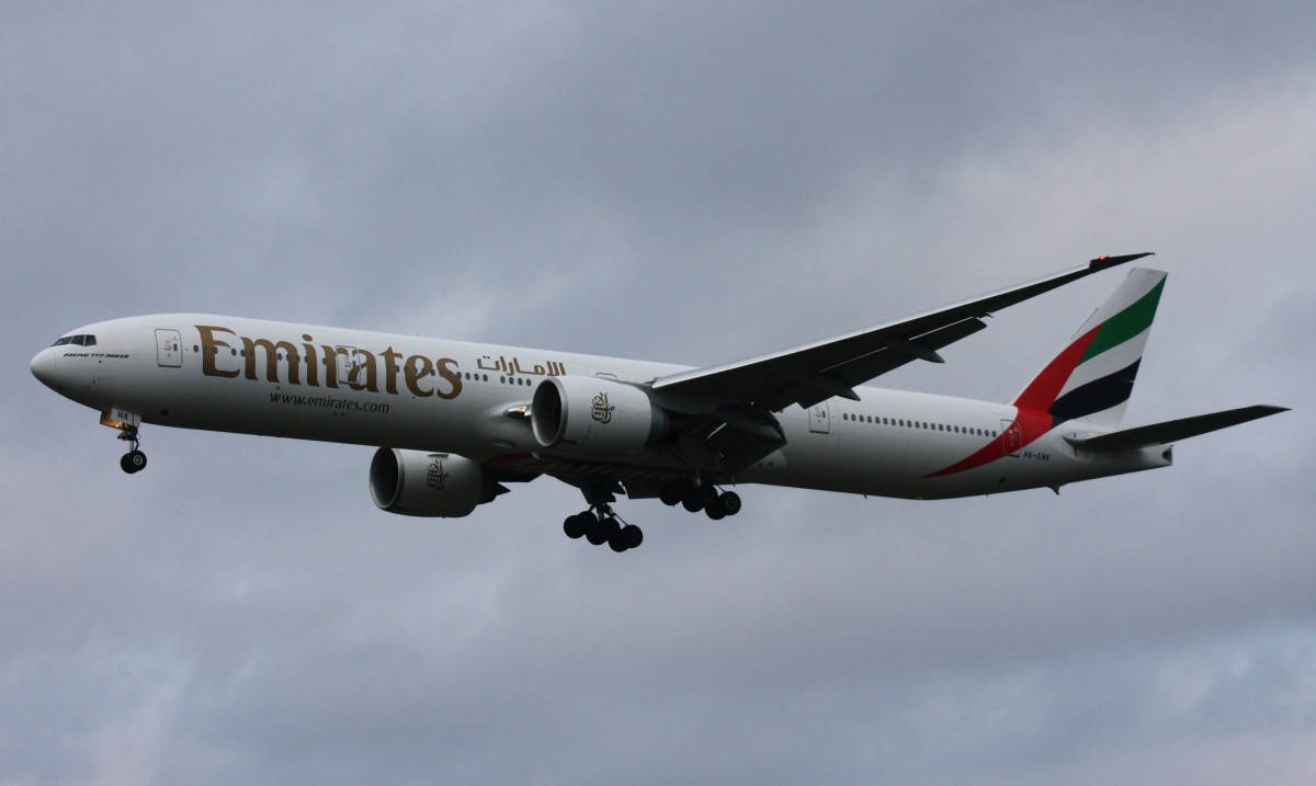 Emirates,A6-ENK,(c/n38991),Boeing 777-31H(ER),22.12.2013,HAM-EDDH,Hamburg,Germany