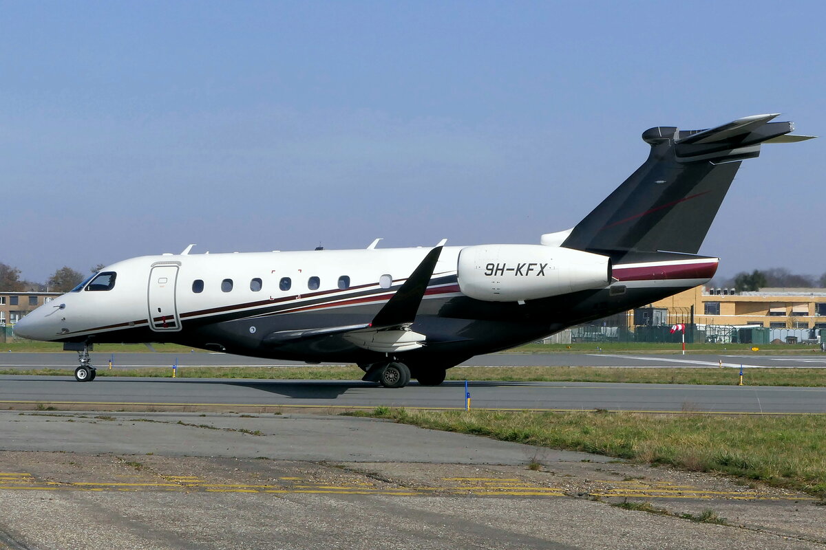 Flexjet 9H-ZFX Embraer Legancy 500 Antwerp Airport.
10-03-2025