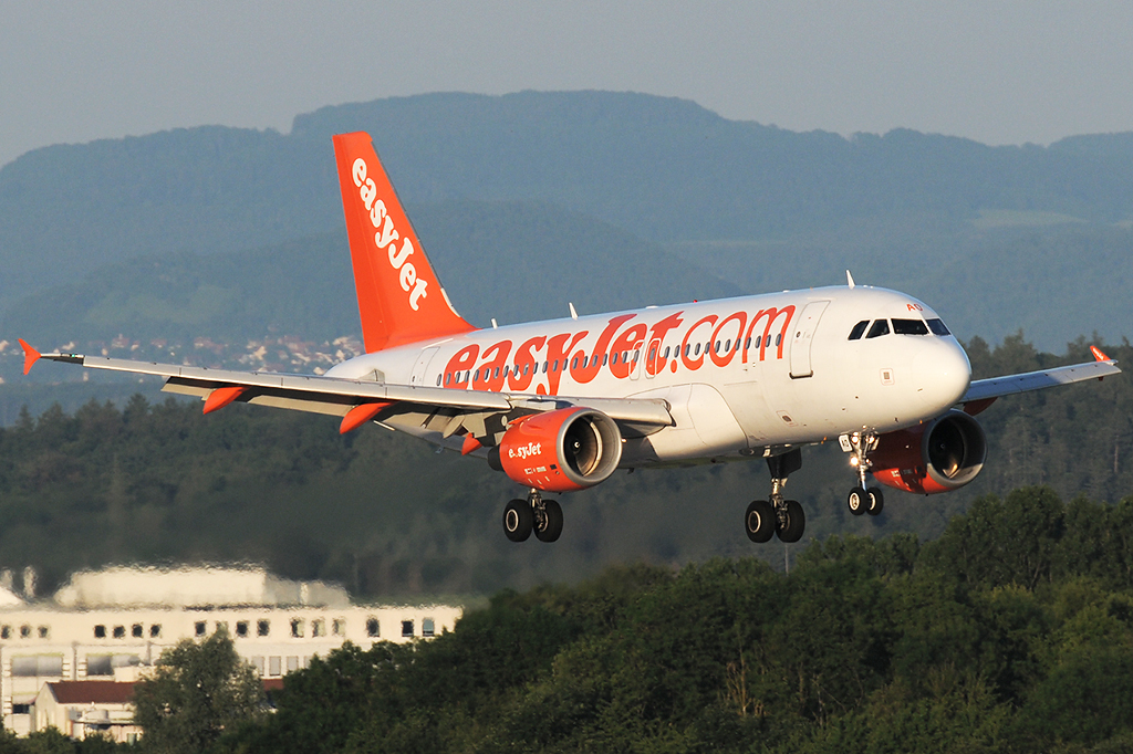 G-EZAO Airbus A319-111 13.06.2019