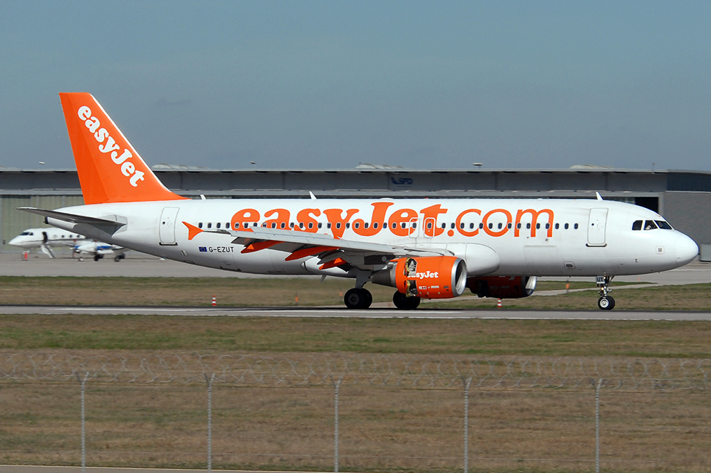 G-EZUT Airbus A320-214 20.03.2017