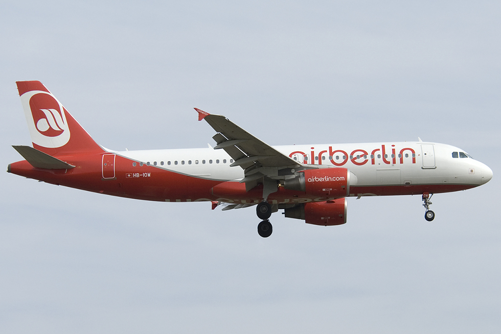 HB-IOW Airbus A320-214 17.03.2012