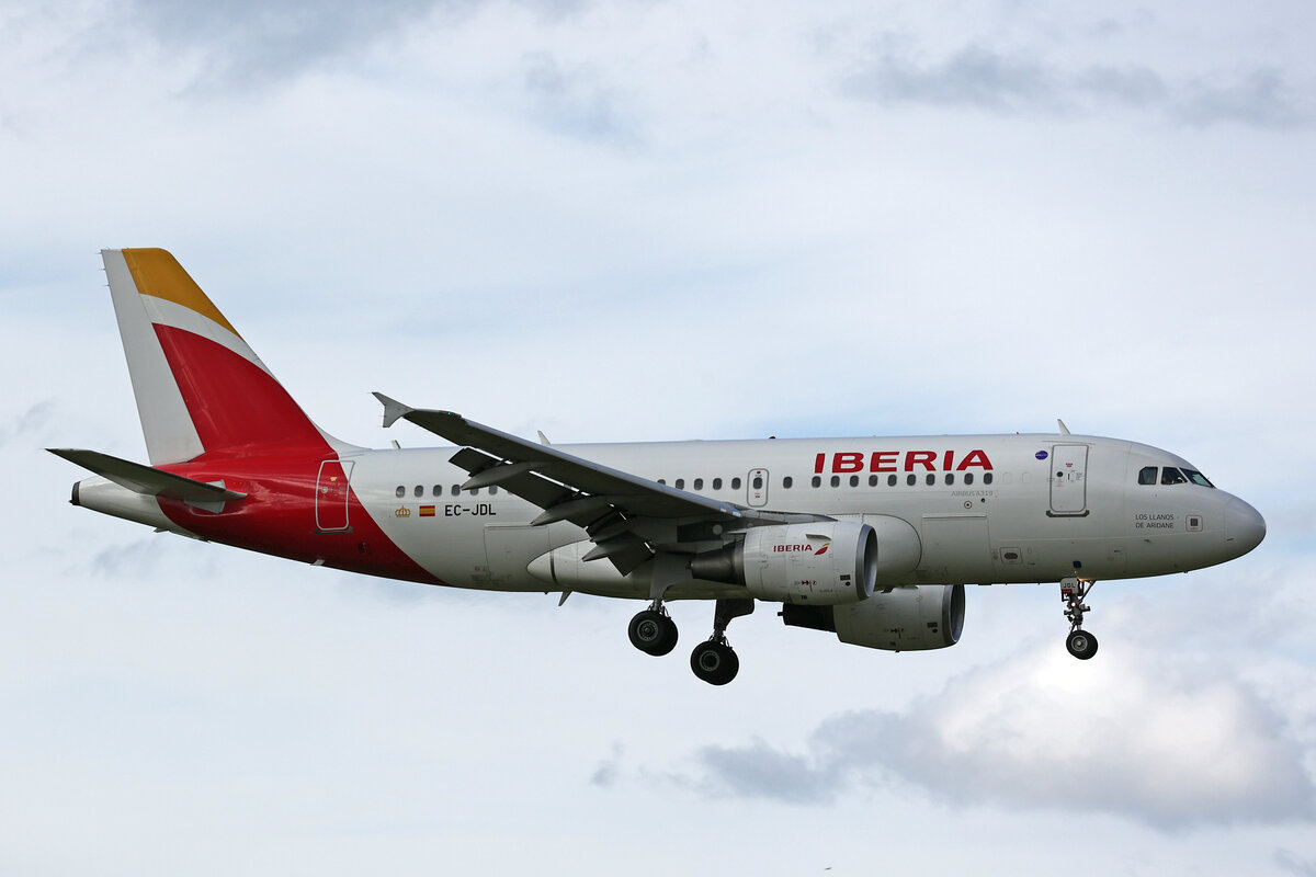 Iberia, EC-JDL, Airbus A319-111, msn: 2365,  Los Llanos de Aridane , 15.Juni 2024, ZRH Zürich, Switzerland.