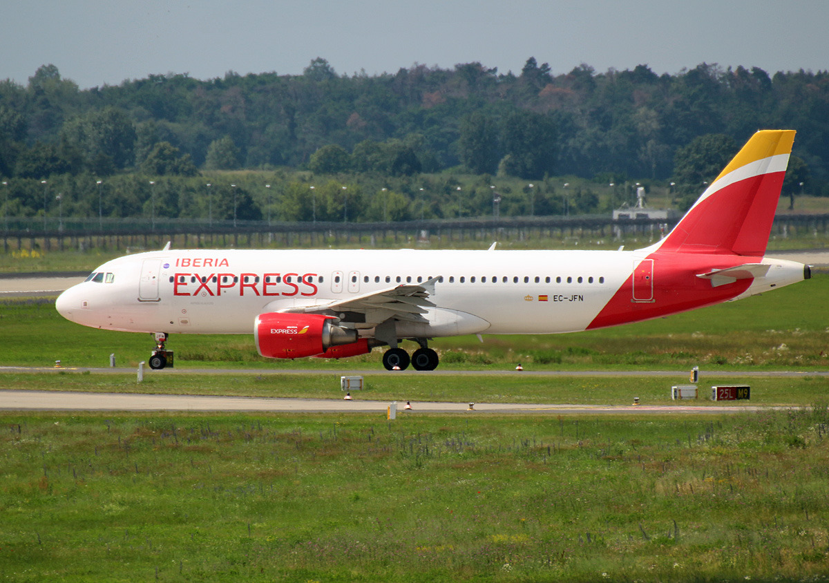 Iberia Express, Airbus A 320-214, EC-JFN, BER, 23.06.2024