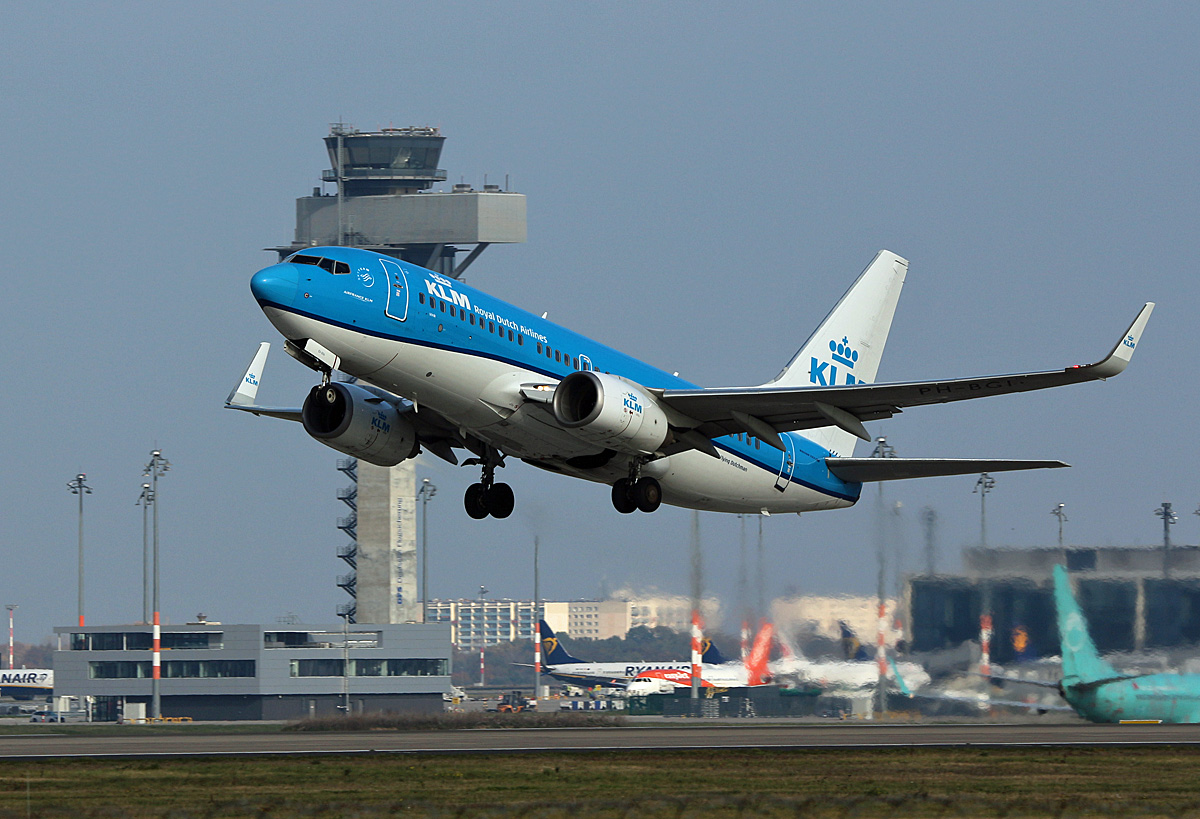 KLM, Boeing B 737-7K2, PH-BGI, BER, 27.10.2024