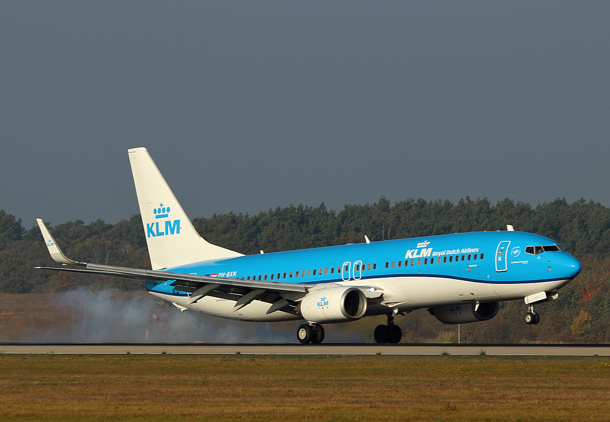 KLM, Boeing B 737-8K2, PH-BXN, BER, 27.10.2024