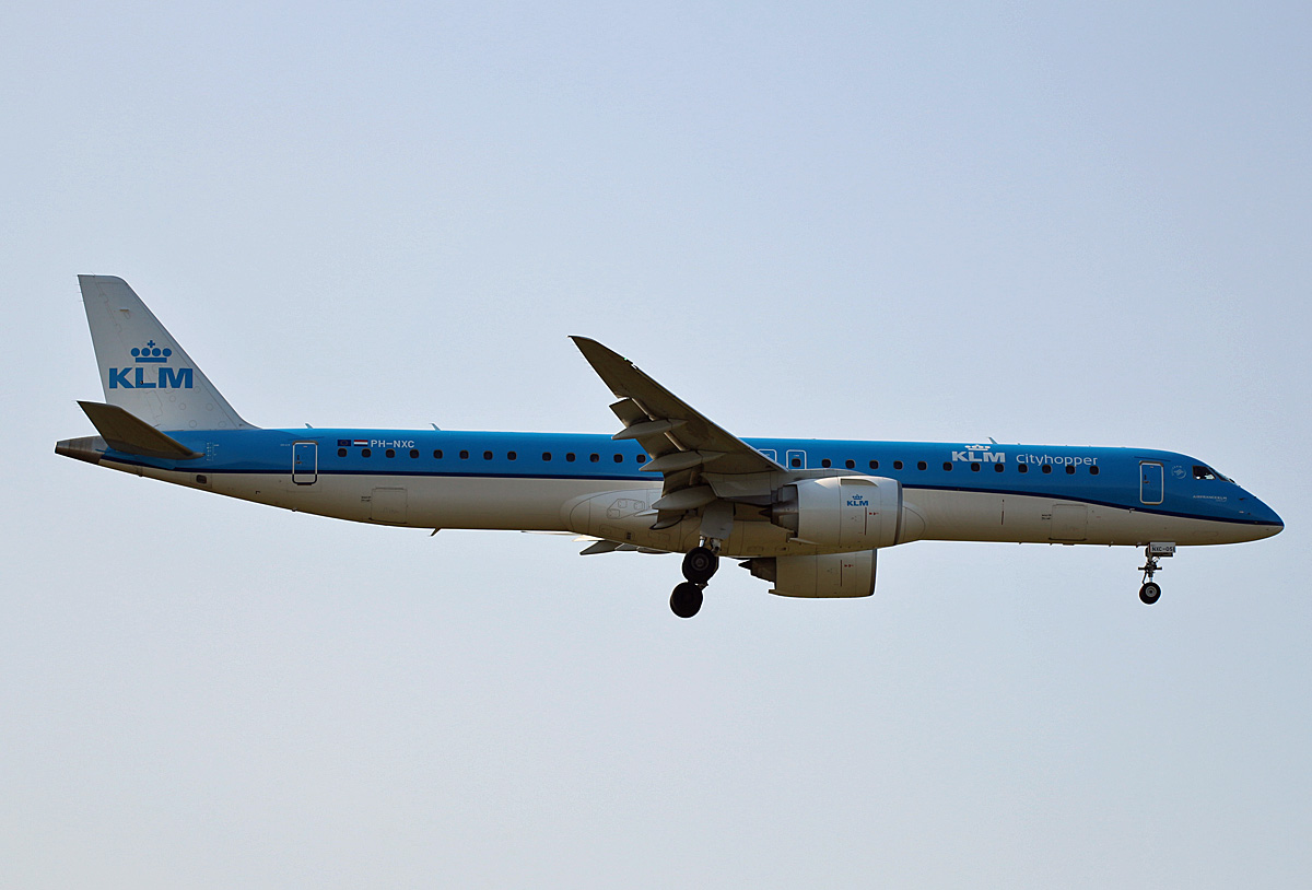 KLM-Cityhopper, ERJ-195 E2, PH-NXC, BER, 25.07.2024