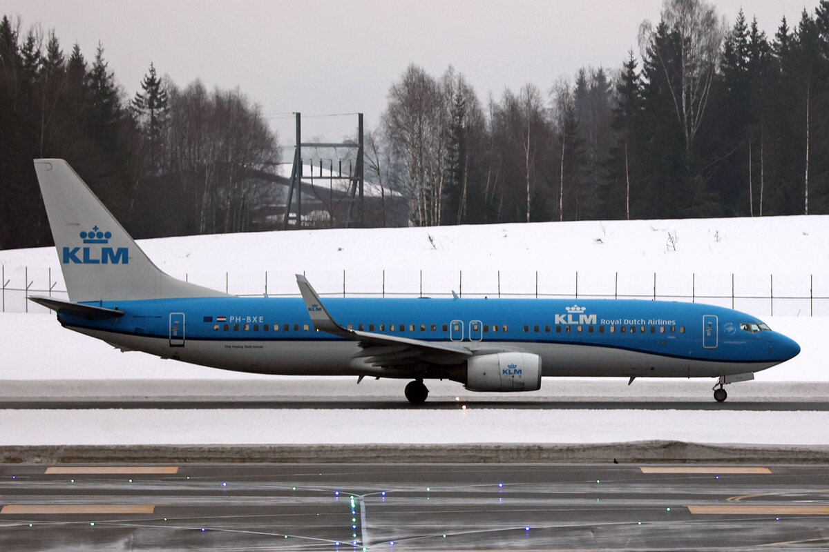 KLM Royal Dutch Airlines, PH-BXE, Boeing B737-8K2, msn: 29595/552,  Havik / Hawk , 25.Februar 2024, OSL Oslo, Norway.