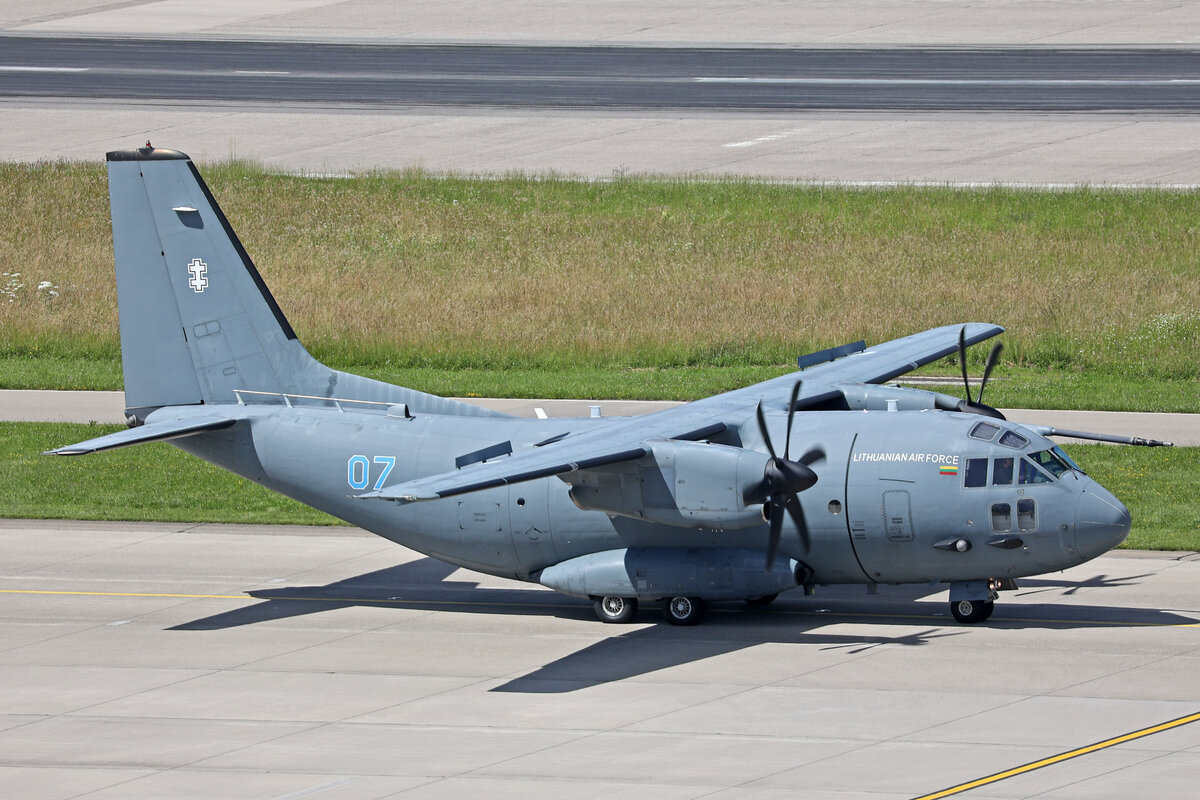 Lithuanian Air Force, 07-Blue, Alenia C-27J Spartan, msn: 4139, 16.Juni 2024, ZRH Zürich, Switzerland.