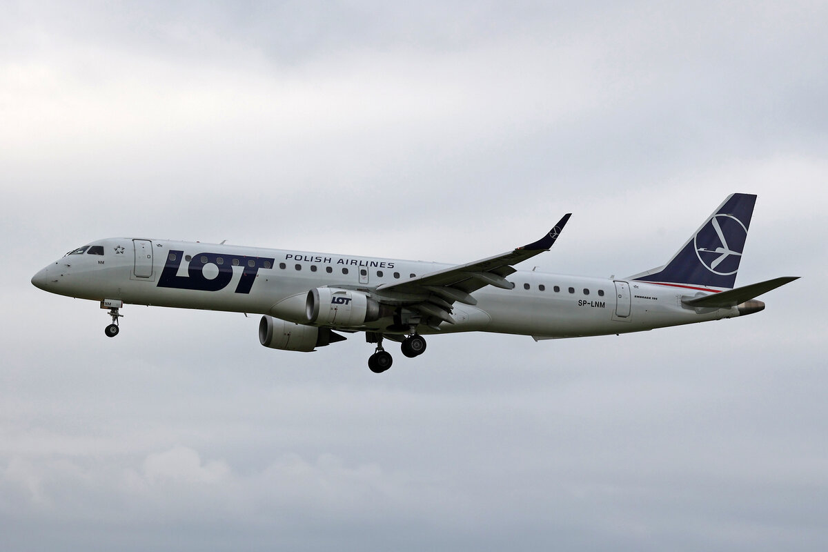 LOT Polish Airlines, SP-LNM, Embraer ERJ-195AR, msn: 19000669, 07.Juni 2024, ZRH Zürich, Switzerland.