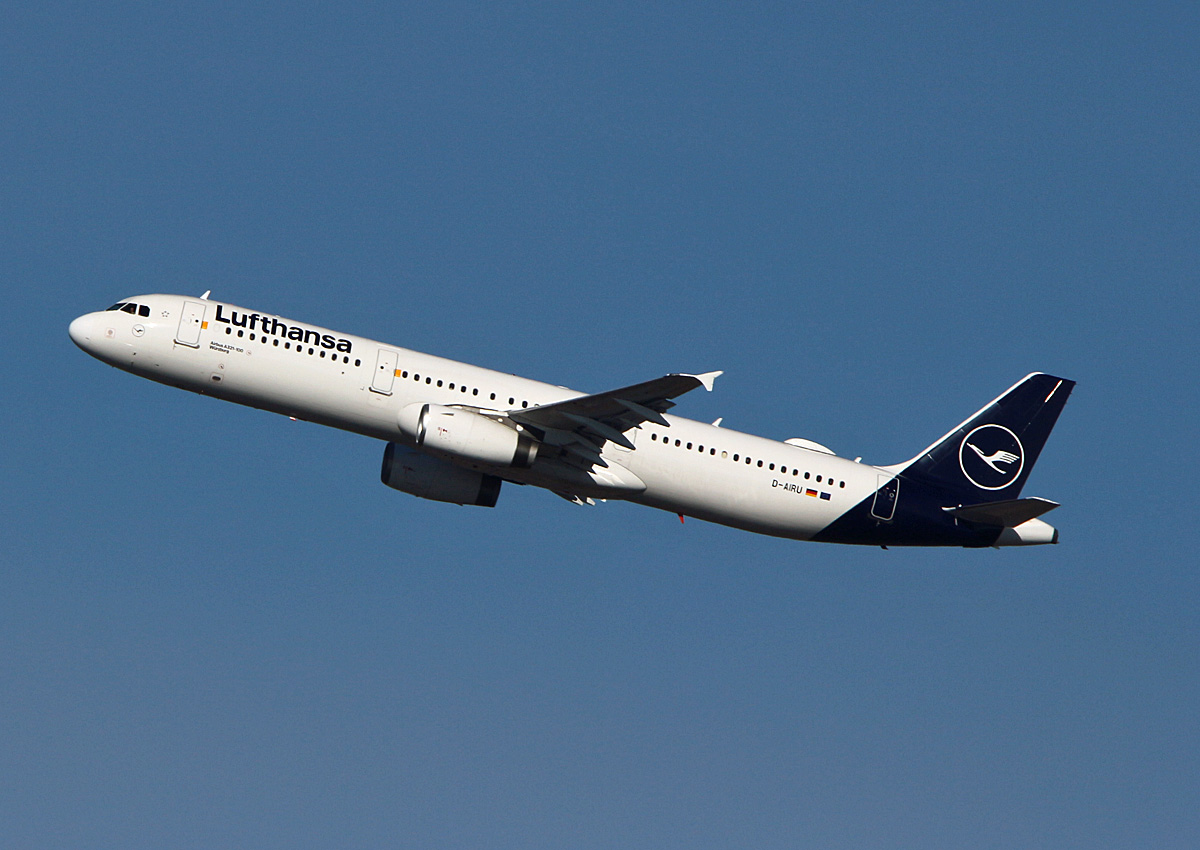 Lufthansa, Airbus A 321-131, D-AIRU   Wrzburg , BER, 22.02.2025