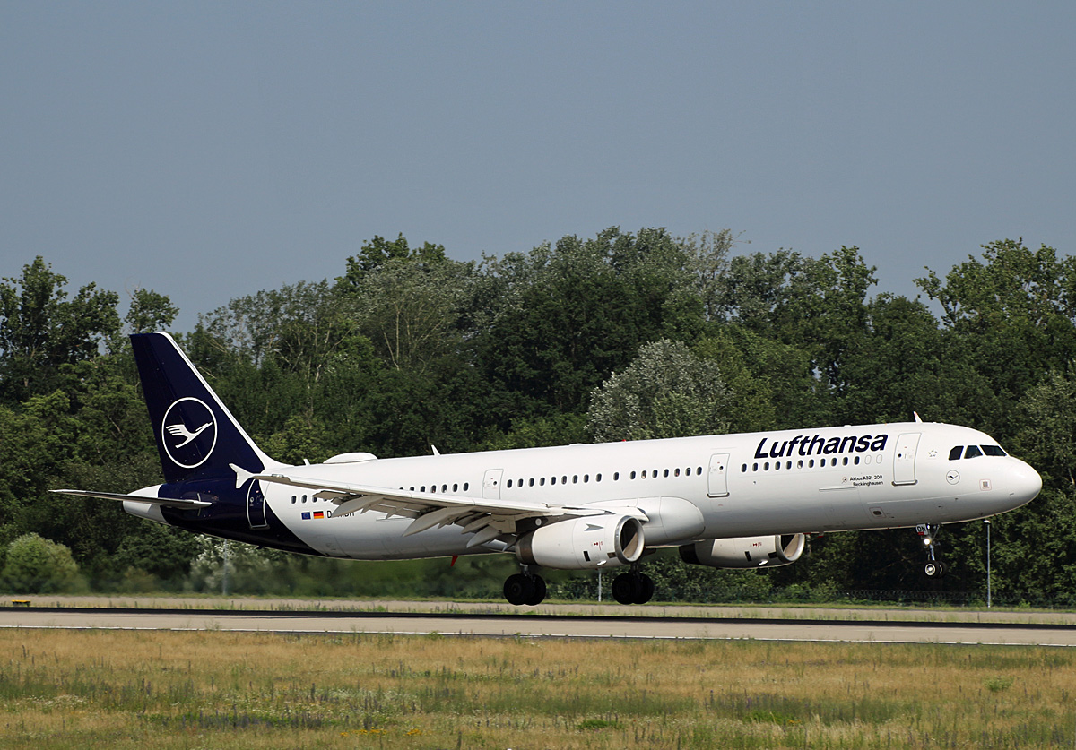 Lufthansa, Airbus A 321-231, D-AIDM  Recklinghausen , BER, 26.06.2024