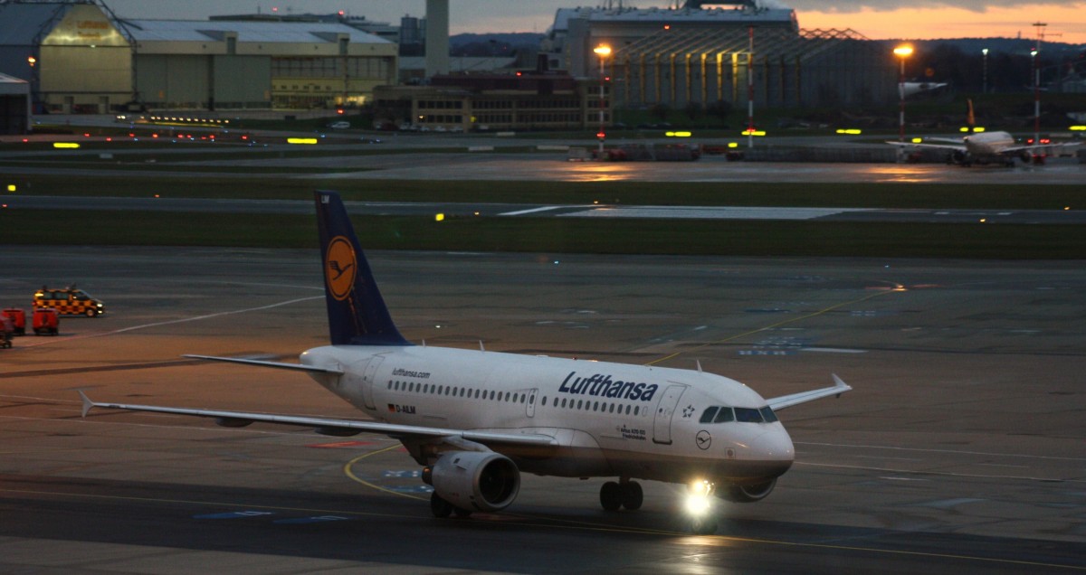 Lufthansa,D-AILM,(c/n694),Airbus A319-114,30.11.2013,HAM-EDDH,Hamburg,Germany